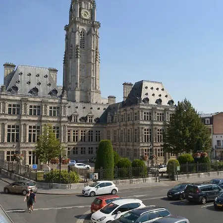 100 M2 Hyper Centre D'arras Apartment